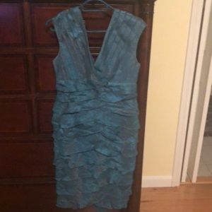 Adrianna Pappell Stunning dressy dress!